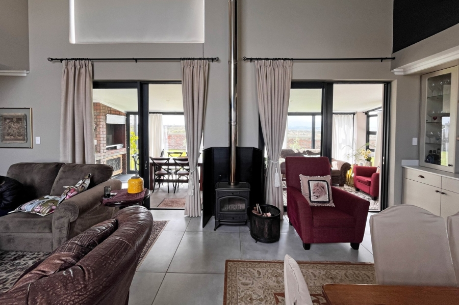 3 Bedroom Property for Sale in Renosterbos Estate Western Cape